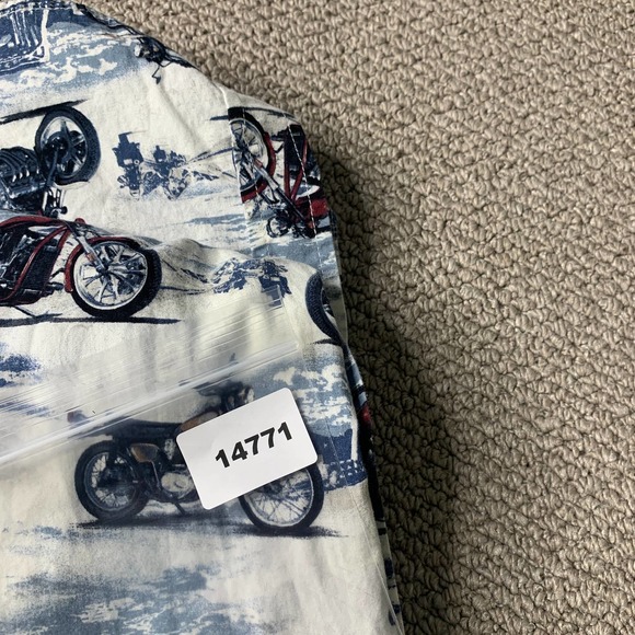 Clear Water Mens Shirt Size Large White Motorcycle Print Button Down Pocket - Picture 10 of 10